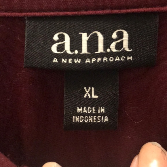 Hi Low Burgundy Long Steve Button Up - Picture 2 of 3